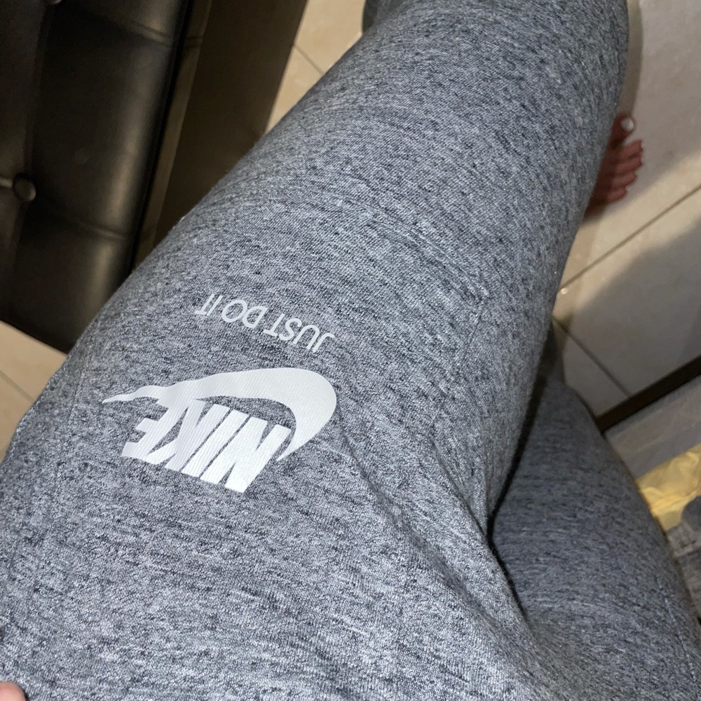 Nike lightweight sweats size medium